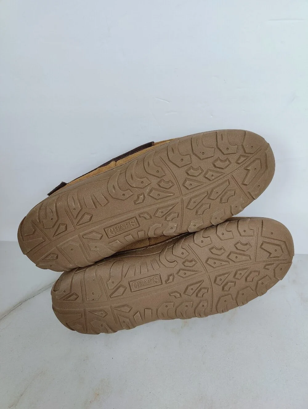 NWOT Chaps Men's Genuine Suede Moccasin Indoor Outdoor Slippers, XL (11-12)